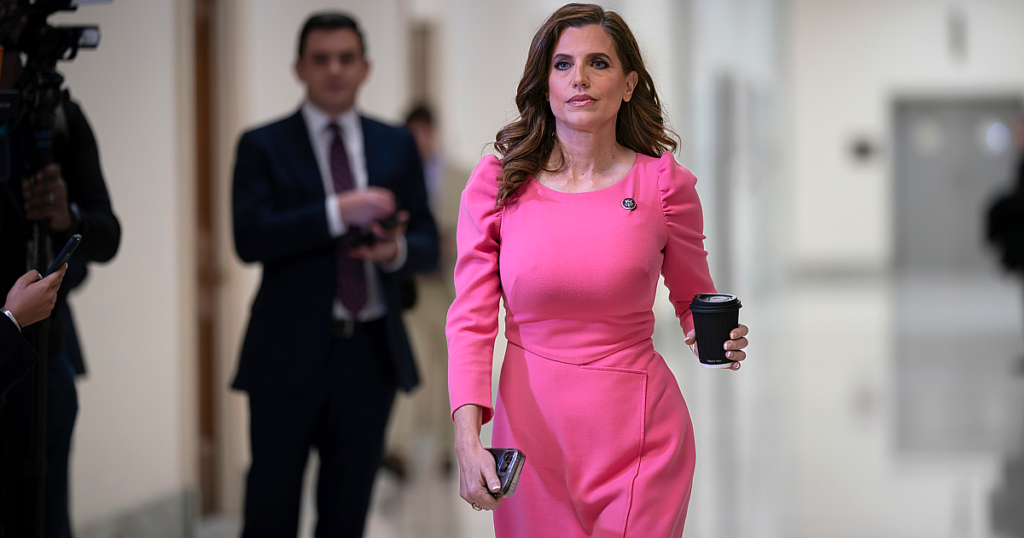 Abgeordneter Mace in körperlicher Auseinandersetzung auf dem Capitol Hill