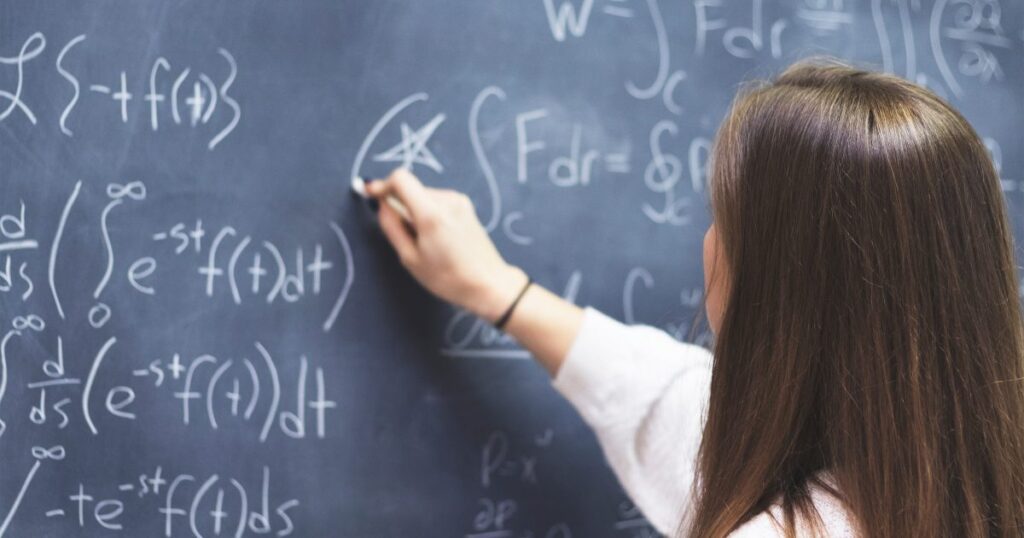 Die Mathematikergebnisse der Schüler erholen sich immer noch von COVID-19