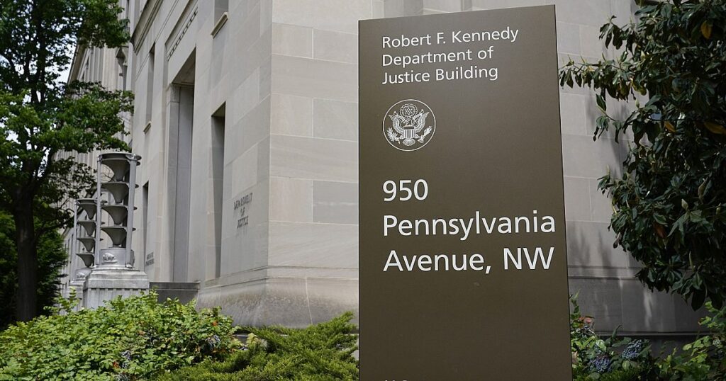 Podologe wegen Beteiligung an einem 8,5-Millionen-Dollar-Betrugsprogramm inhaftiert