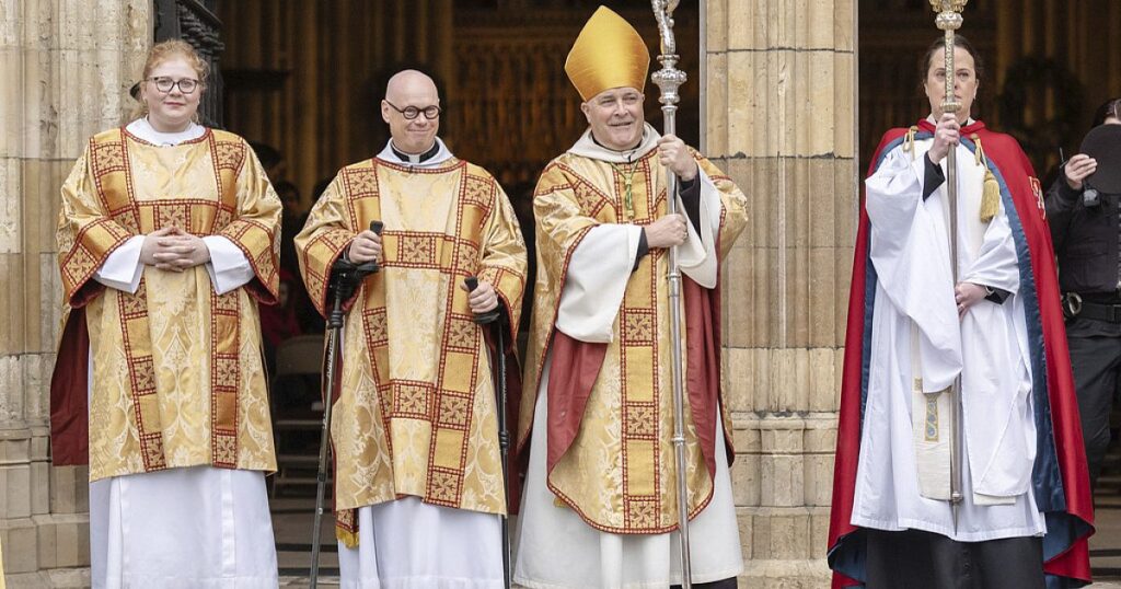 Der Erzbischof von York kündigt neue Schutzmaßnahmen an, da der Erzbischof von Canterbury sein Amt niederlegt