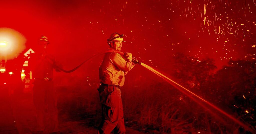 Die Brände breiteten sich auf San Diego aus, während das Feuer in Palisades weiter brennt