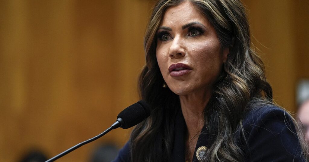 Trumps Kandidat für den Posten des Chefs des Heimatschutzministeriums beantwortet die Fragen der Senatoren