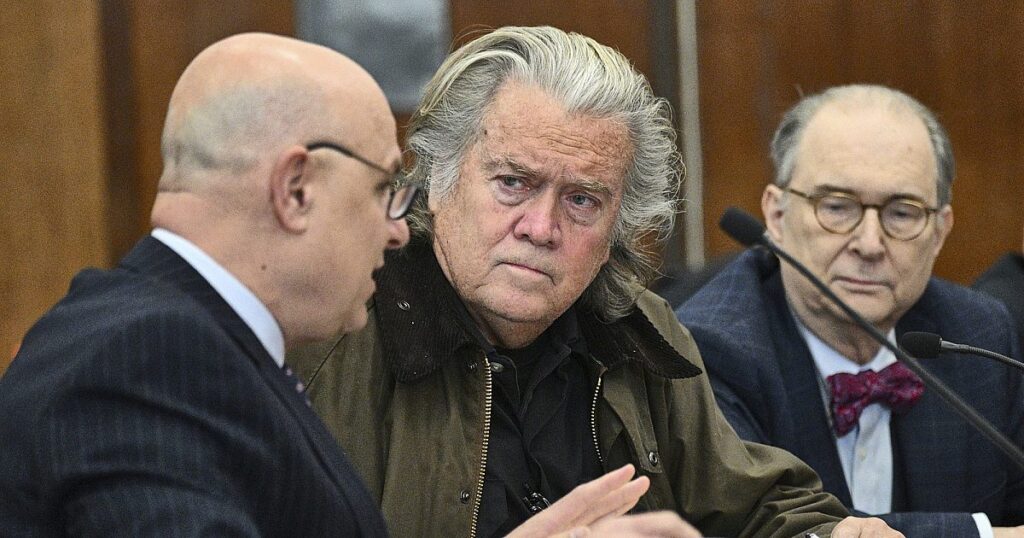 Bannon bekennt sich schuldig, die Wandspender zu betrügen,