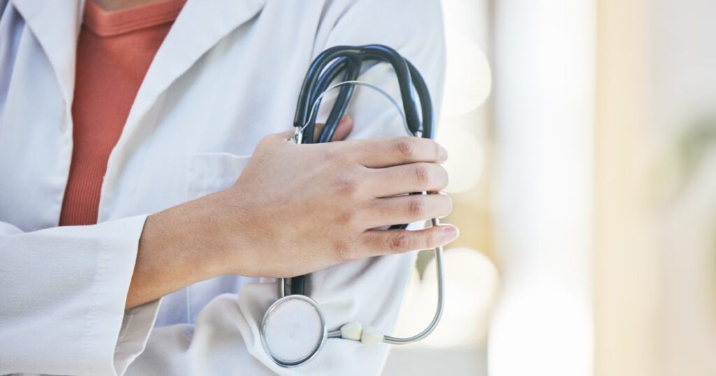 Der christliche Gesundheitsarbeiter verteidigt die religiösen Rechte