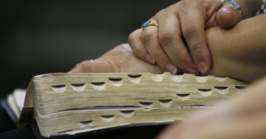 Mehr als 30 reformierte christliche Pastoren übertragen auf Pro-LGBT-Sekte