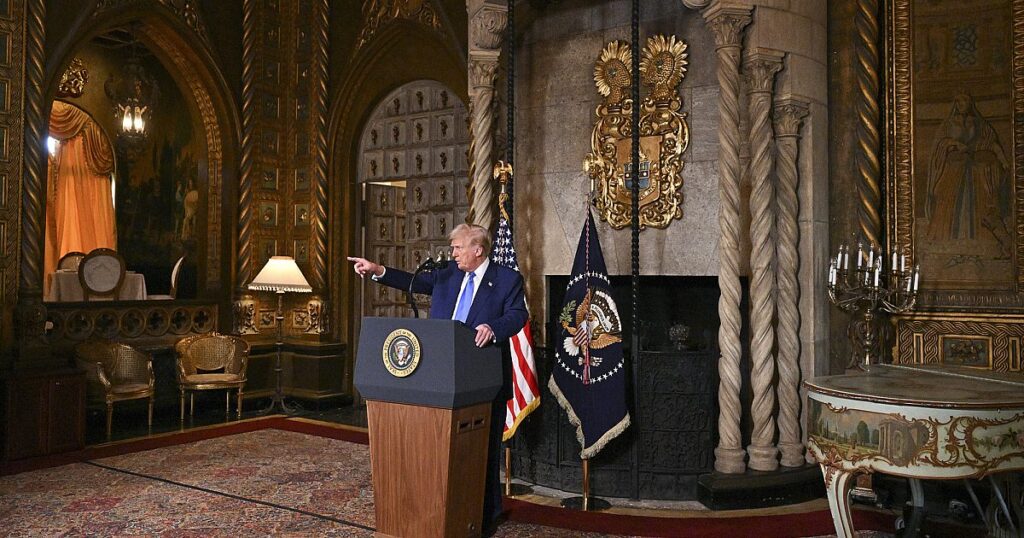 Trump schwimmt hohe Zölle auf Medizin, Autos, Elektronik