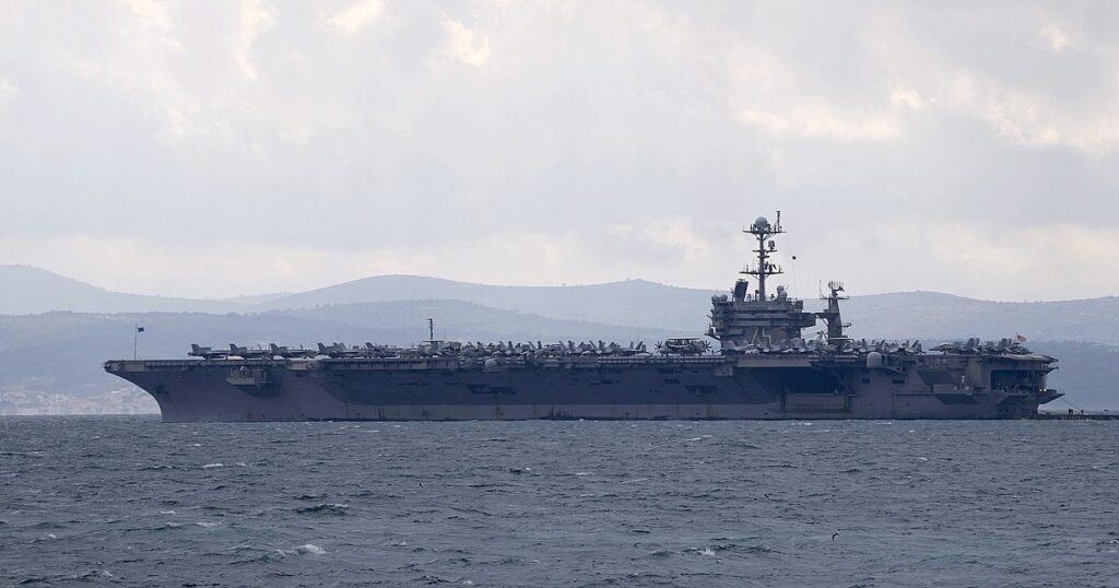 US -Flugzeugträger, Handelsgefäß kollidieren in der Nähe von Ägypten