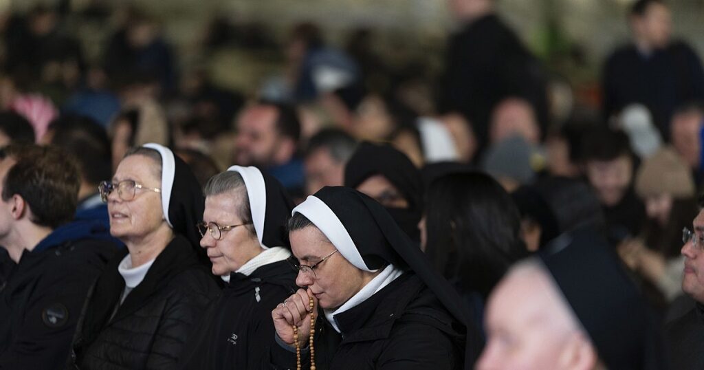 Papst Franziskus trotz stabilisierter Erkrankung die Sauerstofftherapie fortsetzen