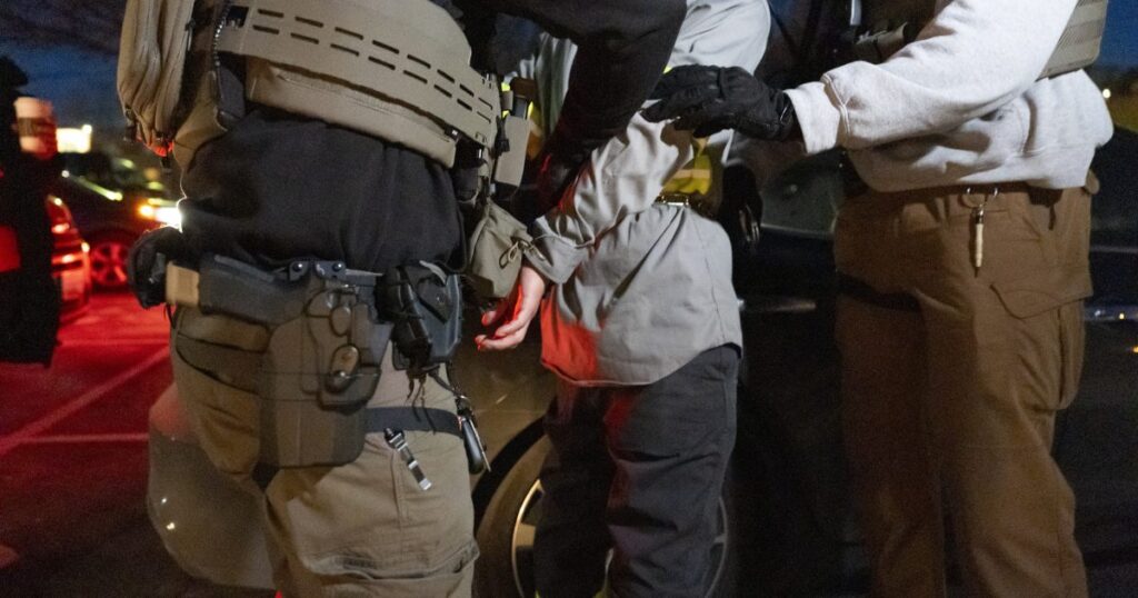 Verfolgung des illegalen Vorgehens zur Einwanderung