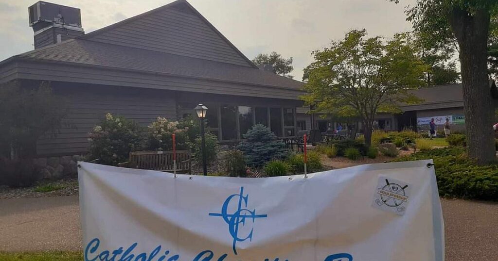 Der Oberste Gerichtshof hört die Ansprüche der katholischen Wohltätigkeitsorganisationen wegen religiöser Diskriminierung