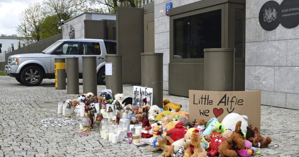 Der Oberste Gerichtshof in Großbritannien hebt den Anordnungen der Eltern kritisch kranker Kinder an.