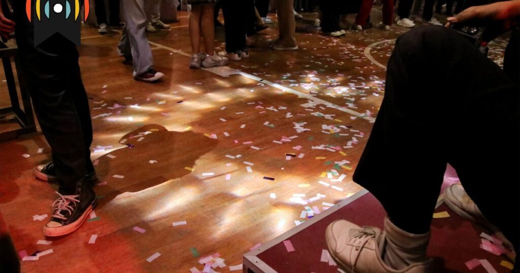 Geschichtsbuch: Lassen Sie sie tanzen