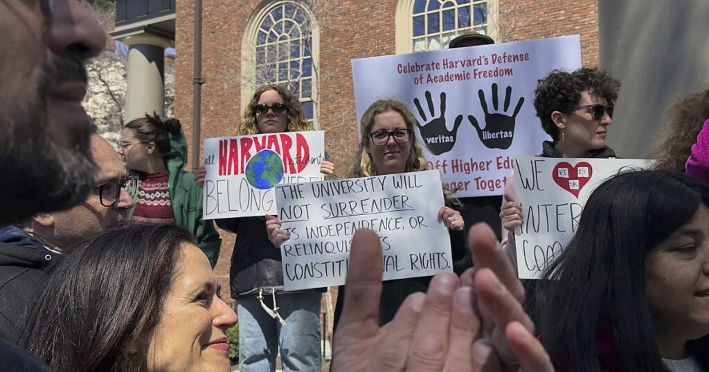 Harvard verklagt die Verwaltung von Trump, um Zugang zu Mitteln