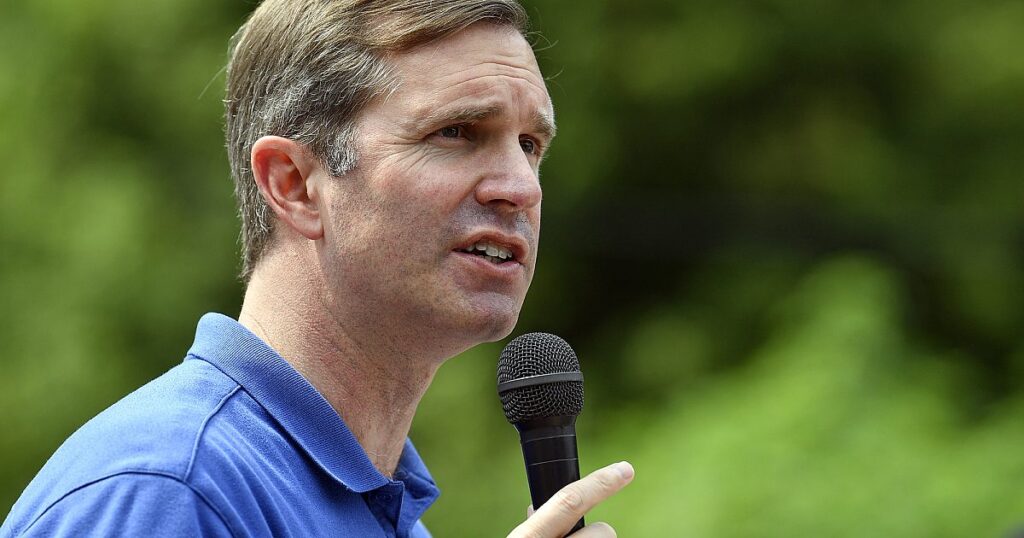 Kentucky hockt auf schwere Stürme ab, überflutet bis zum Wochenende