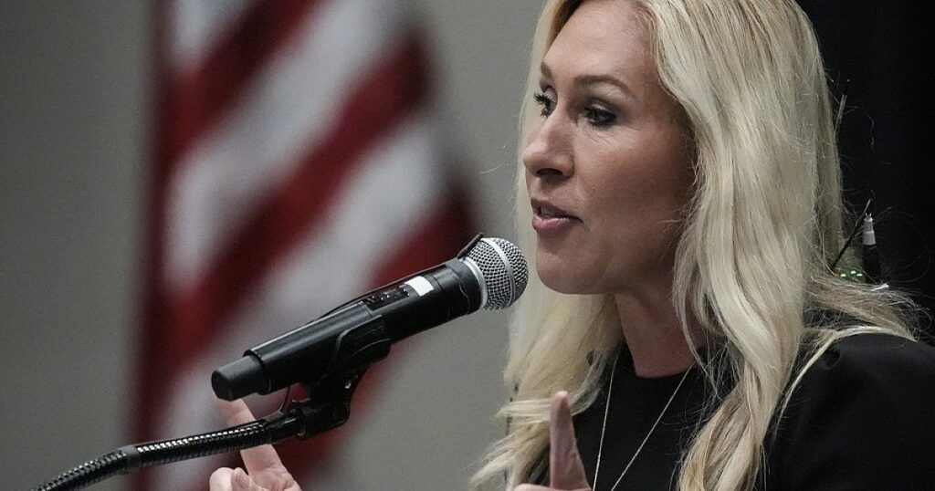 Polizeischock -Demonstrant mit Taser im Rathaus von Marjorie Taylor Greene