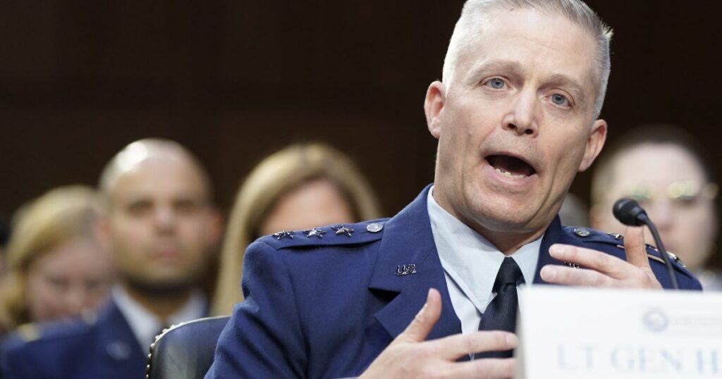 Trump feuert den NSA -Direktor, Deputy, feuert