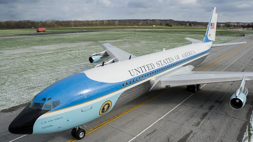 Ist Qatars Air Force One Geschenk legal?