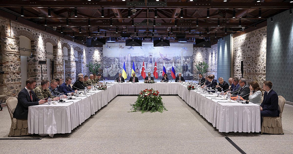 Russland, das persönliche Treffen der Ukraine-Beamten zuerst in den Jahren