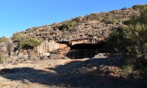 Frühe Menschen haben möglicherweise vor 1,8 Millionen Jahren Feuer eingesetzt und damit das Alter des ältesten bekannten Beweises für diese Leistung fast verdoppelt
