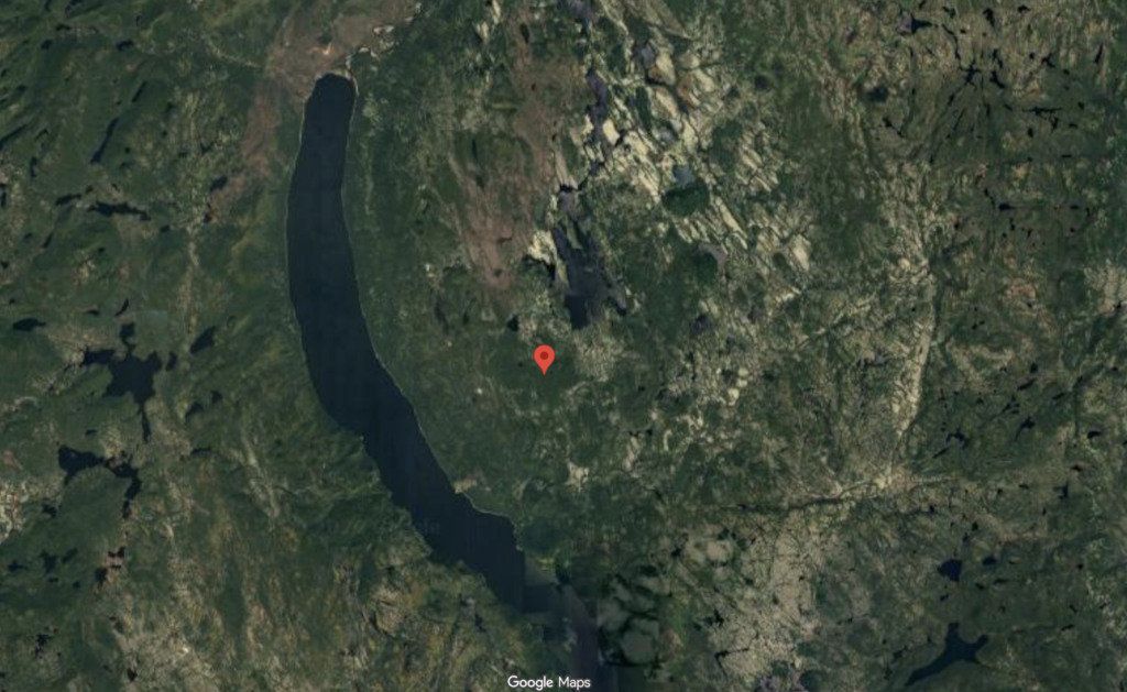 Ein Amateurastronom hat mithilfe von Google Maps eine seltsame Vertiefung entdeckt. Es stellte sich heraus, dass es sich um einen Meteoritenkrater von vor 390 Millionen Jahren handelte