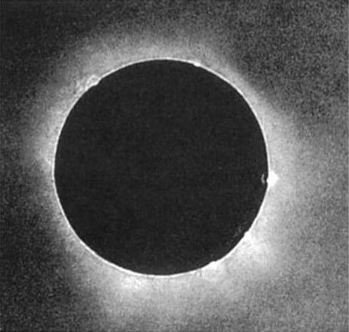 Ein wenig bekannter Fotograf hat vor 175 Jahren das erste klare Bild einer totalen Sonnenfinsternis aufgenommen. Auch heute noch enthüllen diese himmlischen Ereignisse die Geheimnisse der Sonne