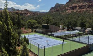 Tennisspiele nehmen im wahrsten Sinne des Wortes Fahrt auf. So wurde das Gericht zu einem lebendigen Labor für den Umgang mit extremen Temperaturen