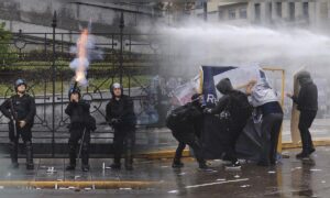 Polizei in Argentinien unterdrückt Demo gegen Mileis Kürzungen an der öffentlichen Universität und deren Finanzierung