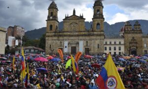 Kolumbien: Mehr als 62.000 Demonstranten demonstrieren gegen die Regierung von Abelardo de la Espriella zwei Monate nach seiner Machtübernahme