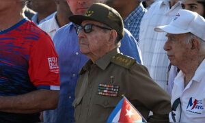 USA erlassen neuen Haftbefehl gegen Raúl Castro wegen des Abschusses von Kleinflugzeugen.