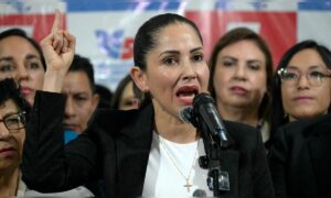 Polizei in Ecuador verhaftet Luisa González, die wichtigste politische Rivalin von Daniel Noboa und ehemalige Kandidatin des Correísmo