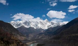 Erdbeben der Stärke 7,0 erschütterte Tibet in China und hinterließ mindestens 16 Tote