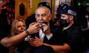 Netanjahu droht Iran mit einem vernichtenden Schlag vor den Wahlen und blockiert Grenzübergänge zum Westjordanland