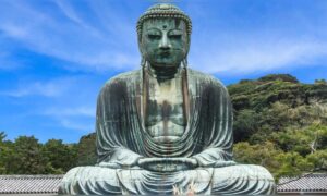 Japanisches Zen-Buddhismus-Sprichwort: Wie man innere Ruhe findet – Vor der Erleuchtung Holz hacken und Wasser nach Hause tragen