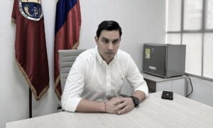 Miguel Castellanos, Vorwahlkandidat für das Bürgermeisteramt in Cúcuta, wird bei einem bewaffneten Angriff in Kolumbien ermordet.