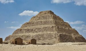 Statuen in einer Nekropole des alten Ägyptens könnten den Schlüssel zum Standort von Imhoteps verlorener Grabstätte liefern